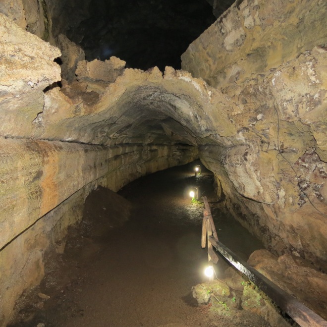 Túnel de lava da Rserva El Chato / El Chato´s Lava Tunnel